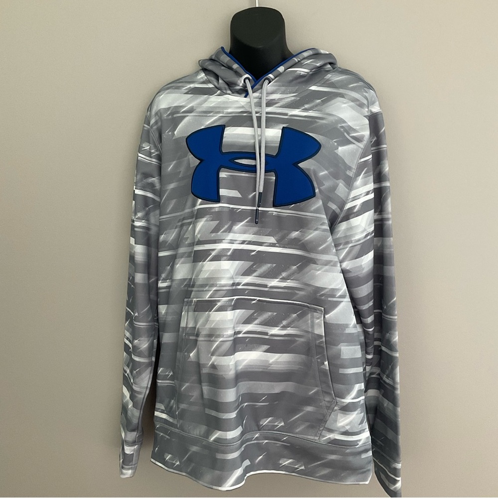 Under Armour Medium Hoodie.